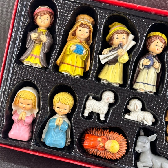 Vintage 1980s Plastic Nativity Figurine Set 14pc by Enesco Christmas Holiday - Picture 2 of 5